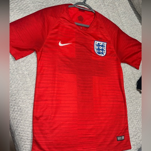 England Men’s National soccer Jersey - Picture 4 of 4